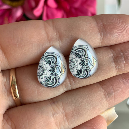 Ohrringe "Mini Manda Oval"
